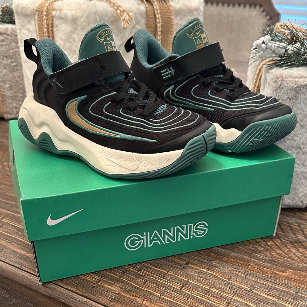 Nike Giannis Kids' Immortality 4 Black/Green Sneakers